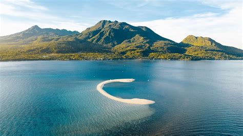 Camiguin, a paradise of forgetting .